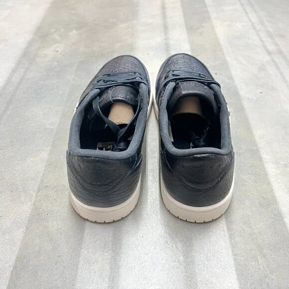 Nike Air Jordan 1 Retro Low Men's Swooshless Black 848775 005 - New - Picture 2 of 7